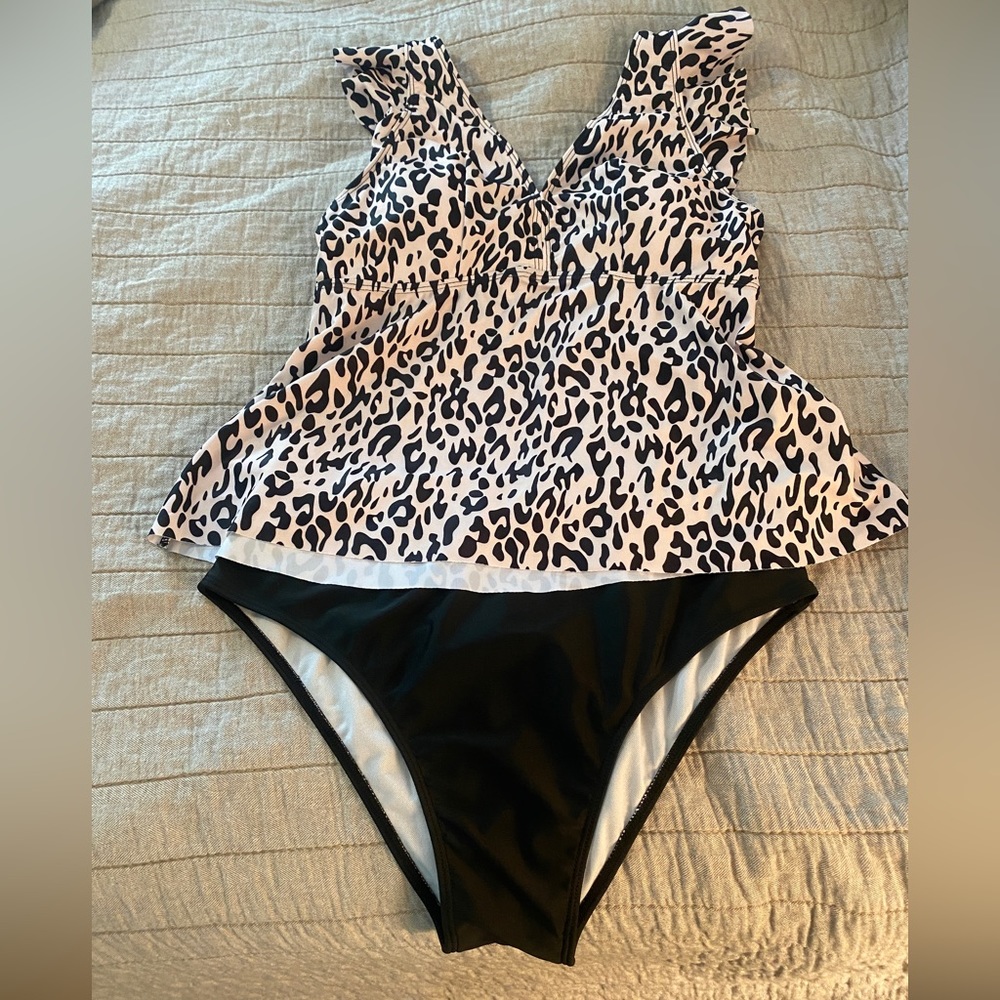 NEW Women’s swim suit—SUMMER